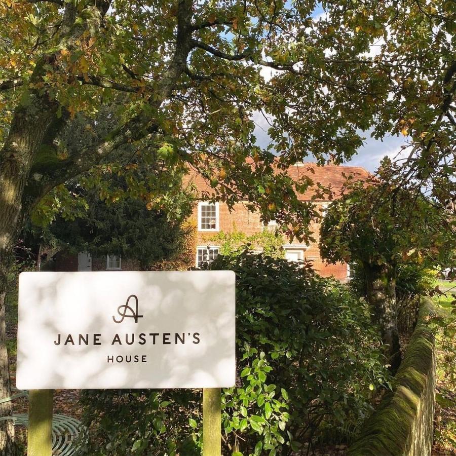 Winchester Retreat Exterior foto